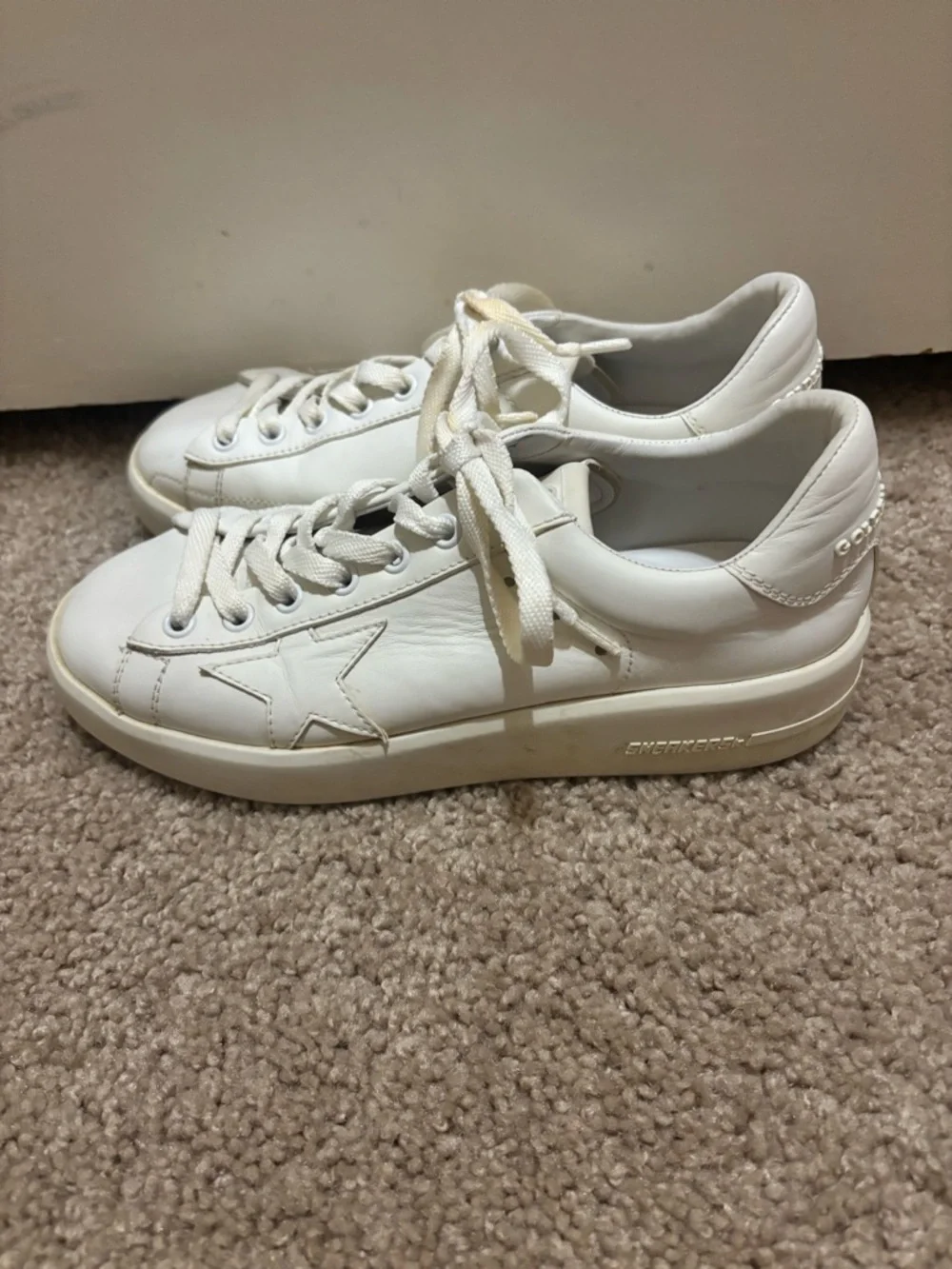 Golden Goose White Leather Low-Top Sneakers - Picture 4 of 4